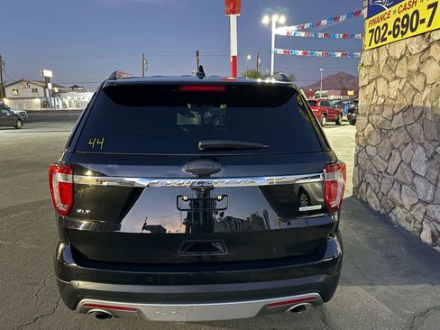Used 2017 Ford Explorer XLT w/ Equipment Group 202A image 6