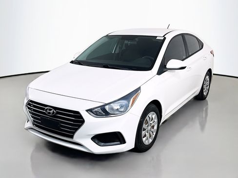 Used 2020 Hyundai Accent SE FWD image 4