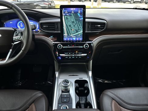 Certified 2024 Ford Explorer King Ranch w/ Technology Package image 16