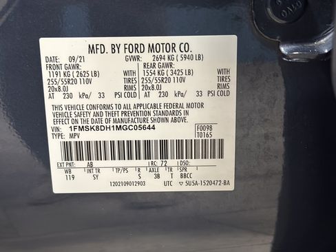 Used 2021 Ford Explorer XLT w/ Equipment Group 202A AWD/4WD image 27