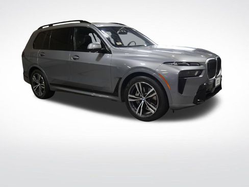 Used 2023 BMW X7 xDrive40i w/ M Sport Package AWD/4WD image 7