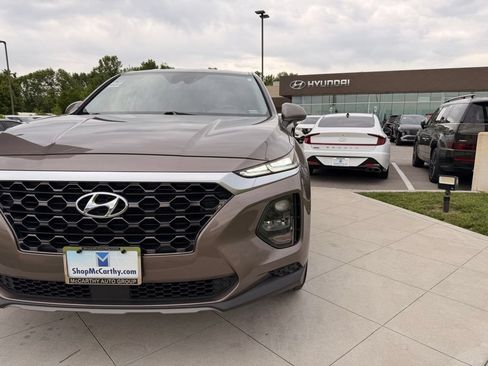 Used 2019 Hyundai Santa Fe SE AWD/4WD image 9