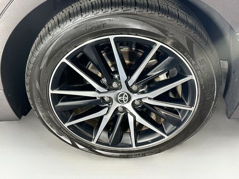 Used 2024 Toyota Camry SE image 11