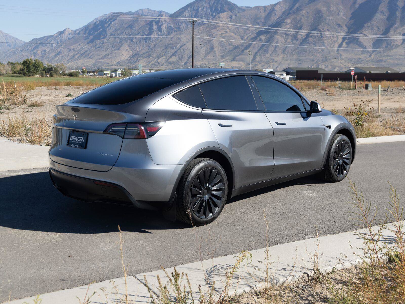 Used 2025 Tesla Model Y Long Range AWD/4WD image 10