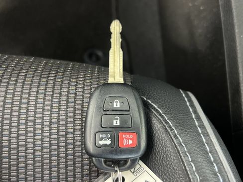 Used 2015 Toyota Corolla S FWD image 33
