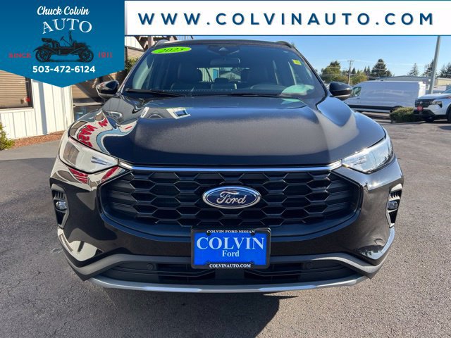 Used 2025 Ford Escape ST-Line Select AWD/4WD image 3
