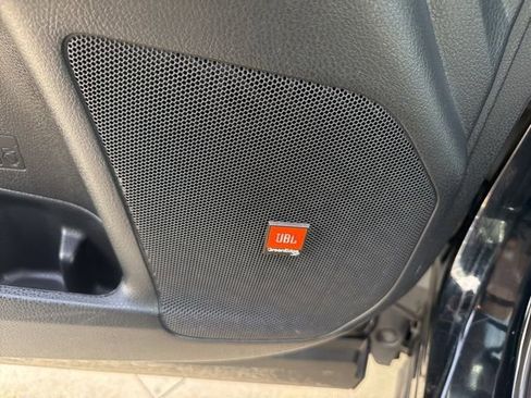 Used 2017 Toyota Highlander Limited Platinum image 27