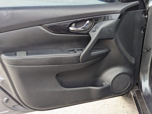 Used 2020 Nissan Rogue SL image 11