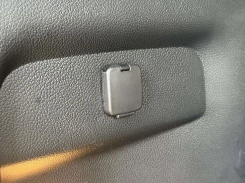 Used 2016 Ford Explorer XLT w/ Equipment Group 202A image 10