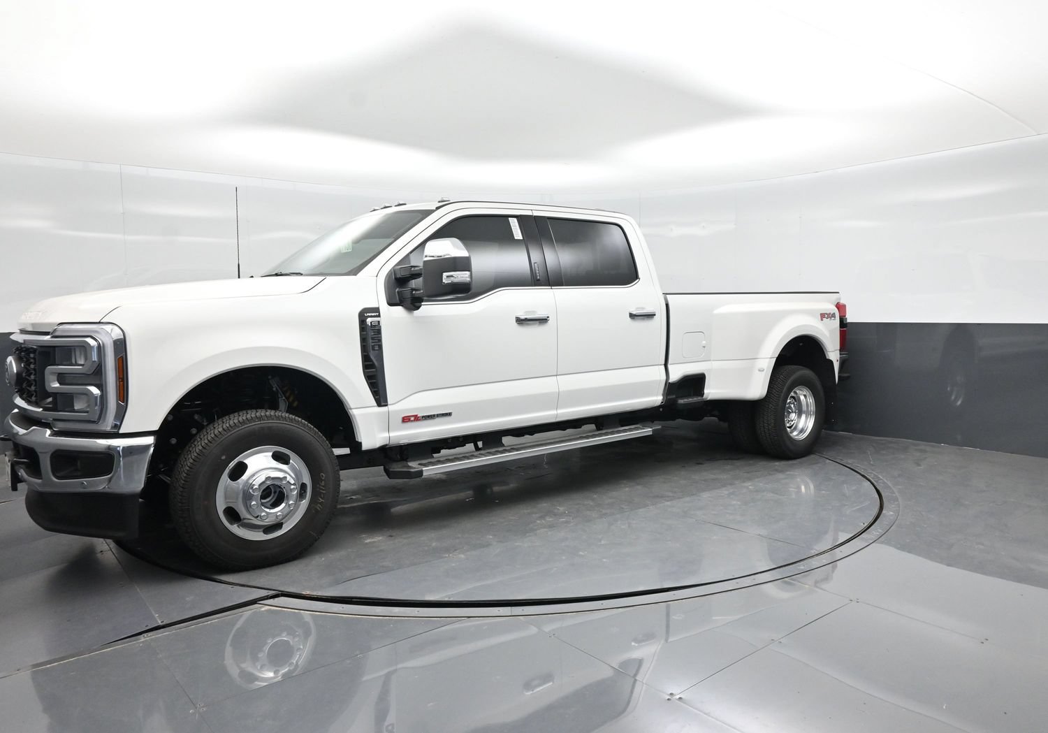 New 2027 Ford F350 Lariat w/ Lariat Premium Package AWD/4WD image 22