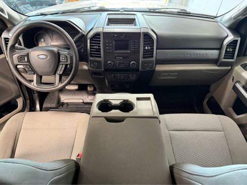 Used 2019 Ford F350 XLT w/ Camper Package AWD/4WD image 15