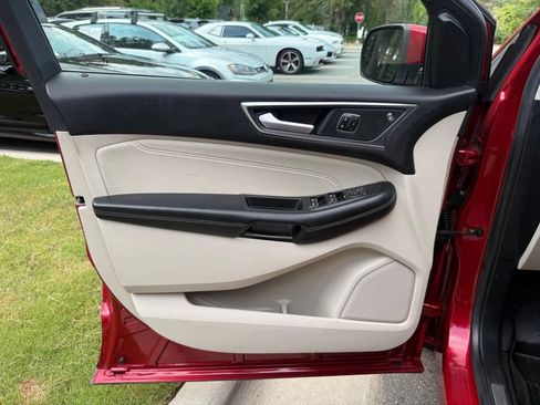 Used 2020 Ford Edge Titanium FWD image 20