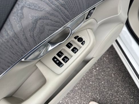 Used 2024 Volvo XC90 B6 Plus w/ Protection Package Premier image 13