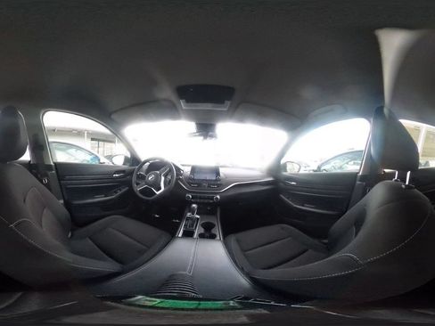 Used 2025 Nissan Altima 2.5 SV FWD image 42