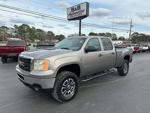 Used 2013 GMC Sierra 2500 W/T image 1