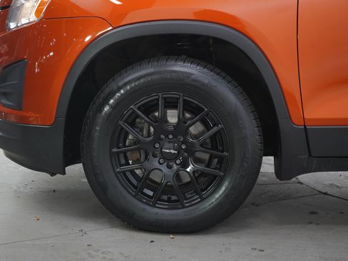 Used 2015 Chevrolet Trax LT w/ LT Plus Package AWD/4WD image 28