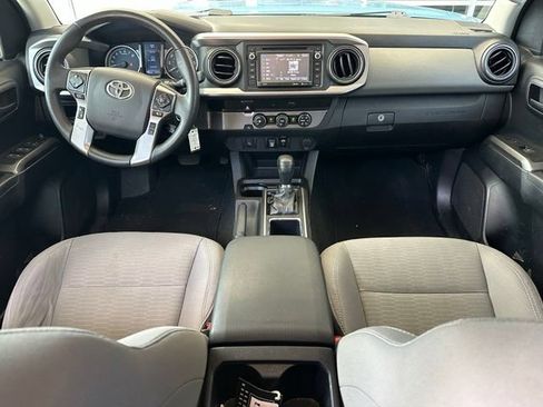 Used 2019 Toyota Tacoma SR5 RWD image 11