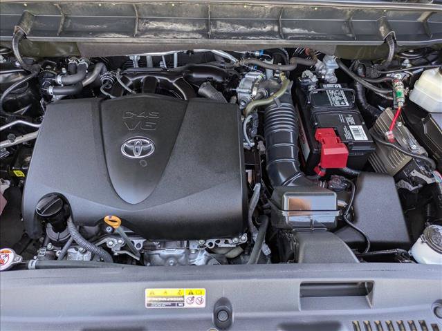 Used 2021 Toyota Highlander XSE FWD image 25