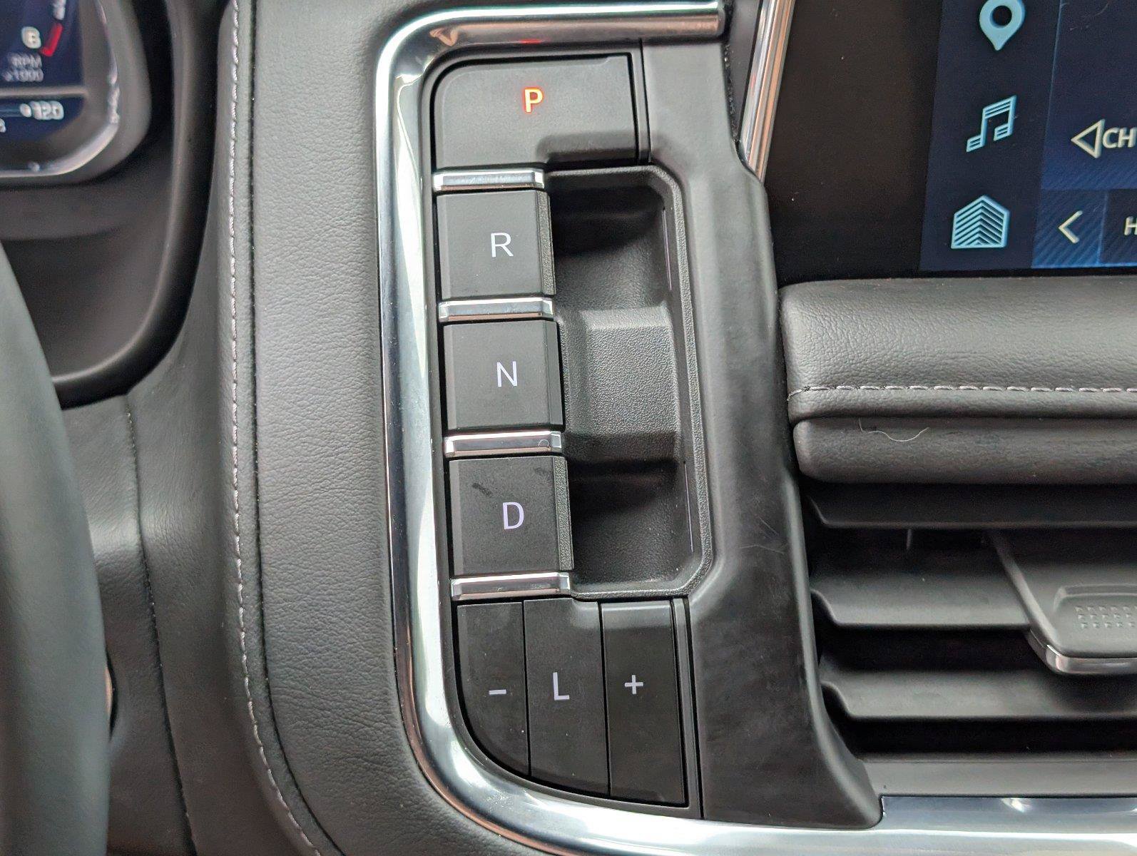 Used 2024 Chevrolet Tahoe Z71 w/ Luxury Package AWD/4WD image 25