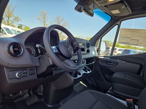 New 2026 Mercedes-Benz Sprinter 2500 image 24