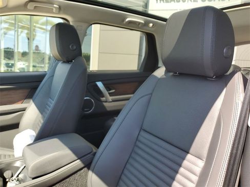 Certified 2024 Land Rover Discovery Sport S image 13