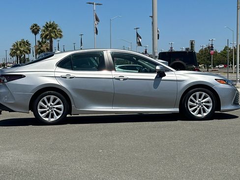 Used 2022 Toyota Camry LE AWD/4WD image 3