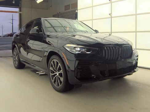 Used 2023 BMW X6 xDrive40i w/ M Sport Package image 4