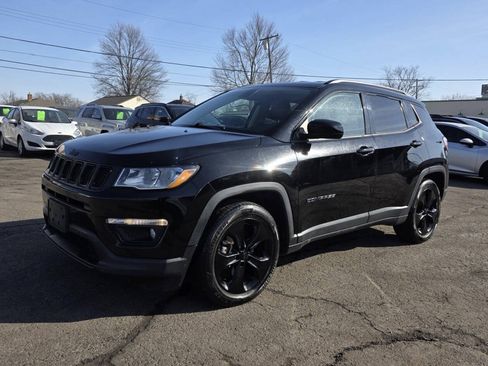 Used 2019 Jeep Compass Latitude FWD image 2