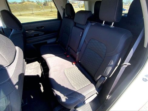 Used 2025 Nissan Pathfinder SV image 20