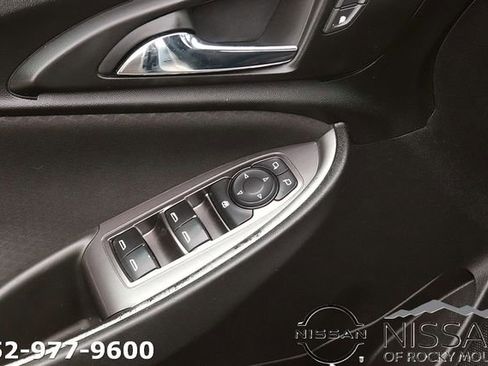 Used 2019 Chevrolet Malibu LS w/ LPO, Convenience Package 2 FWD image 10