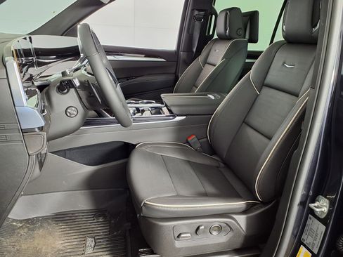 New 2026 Cadillac Escalade Sport w/ Touring Package image 4