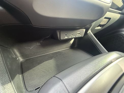 Used 2025 Subaru Crosstrek 2.0i Premium image 30