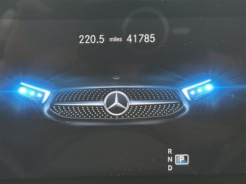 Used 2022 Mercedes-Benz A 220 4MATIC image 26