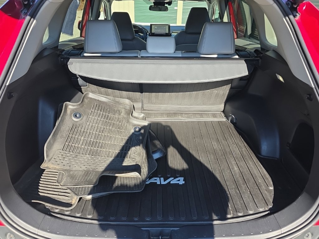 Certified 2022 Toyota RAV4 XLE Premium AWD/4WD image 20