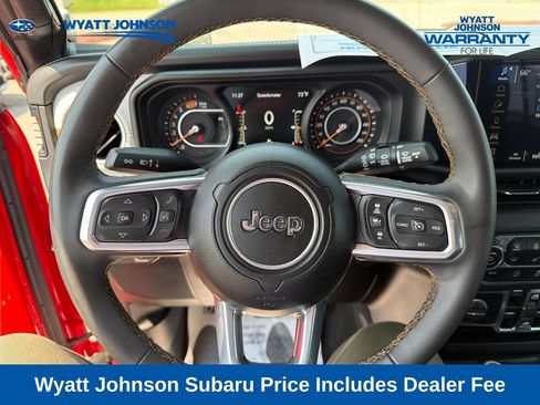Used 2025 Jeep Wrangler Unlimited Sahara AWD/4WD image 23