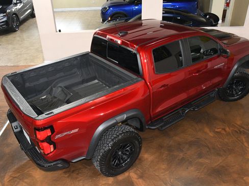 Used 2025 Chevrolet Colorado ZR2 w/ Technology Package AWD/4WD image 75