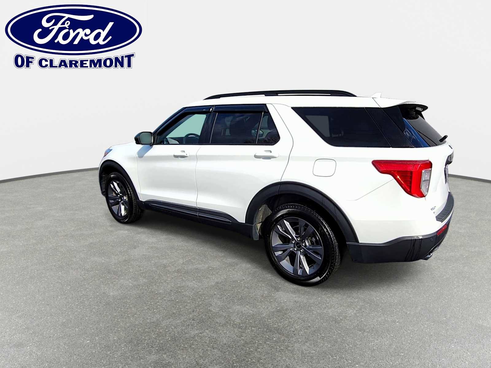 Used 2023 Ford Explorer XLT w/ Equipment Group 202A AWD/4WD image 6