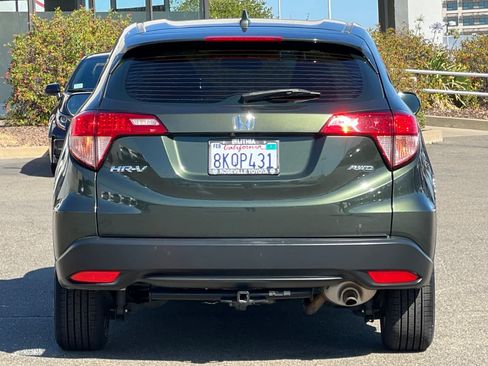 Used 2018 Honda HR-V LX image 8