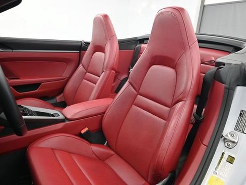 Used 2023 Porsche 911 Carrera 4S AWD/4WD image 5