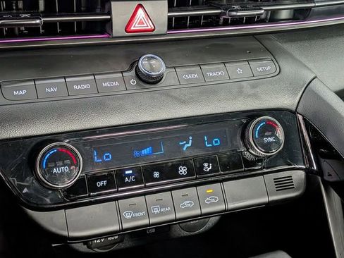 Used 2025 Hyundai Elantra SEL FWD image 22