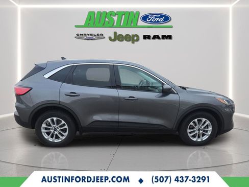 Certified 2021 Ford Escape SE image 6