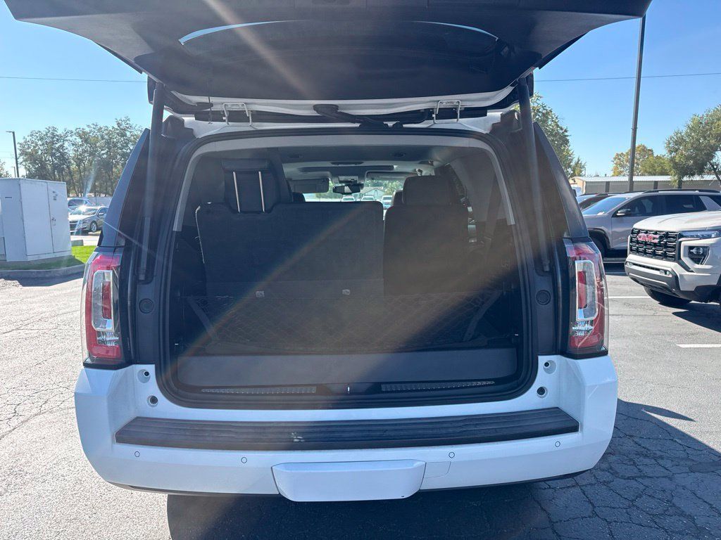 Used 2019 GMC Yukon SLT AWD/4WD image 16