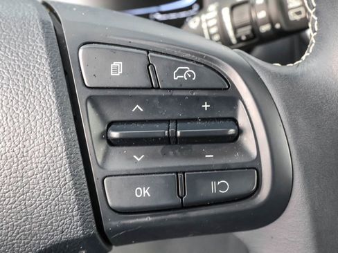 Certified 2025 Hyundai Venue Limited image 22