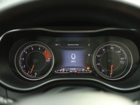 Used 2019 Jeep Cherokee Trailhawk image 24