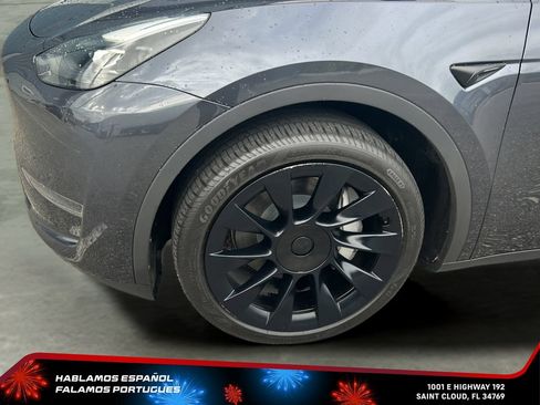 Used 2024 Tesla Model Y Long Range AWD/4WD image 23
