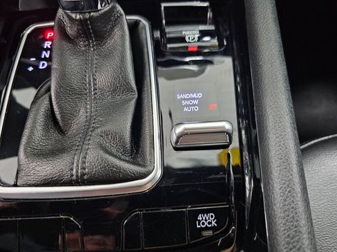 Used 2024 Jeep Compass Limited image 16