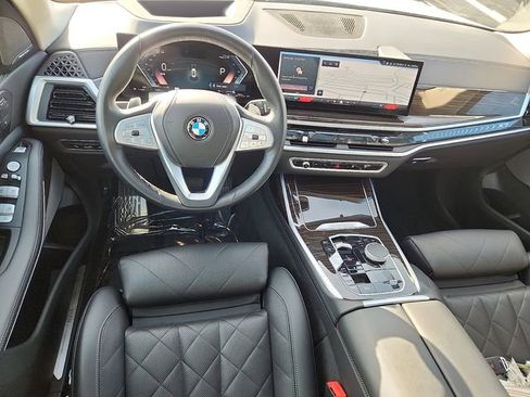 Certified 2024 BMW X7 xDrive40i w/ Premium Package image 13