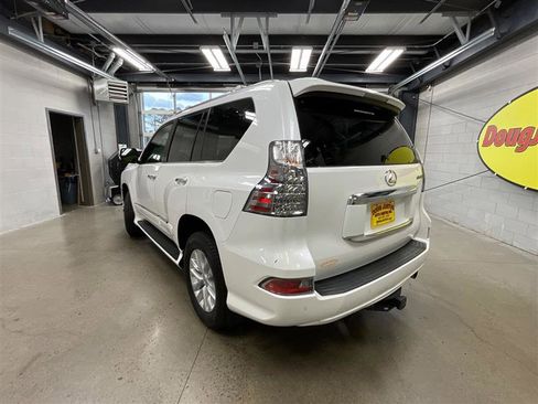 Used 2017 Lexus GX 460 Premium w/ Premium Package AWD/4WD image 3