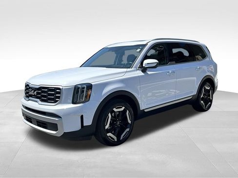 Used 2025 Kia Telluride S AWD/4WD image 3