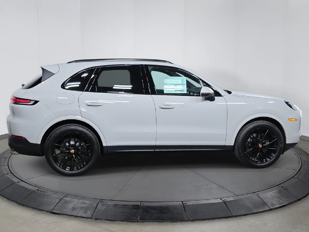 Certified 2026 Porsche Cayenne AWD/4WD image 8